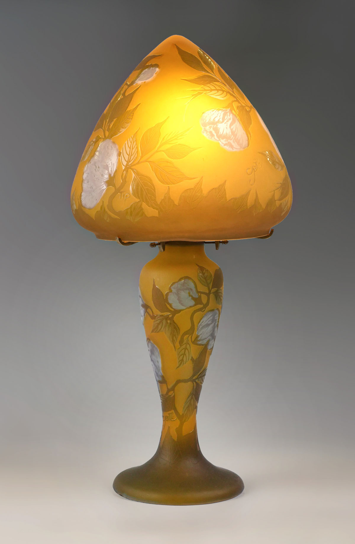 Appraisal: CONTEMPORARY GALLE TIP CAMEO GLASS MUSHROOM LAMP Galle Tip cameo