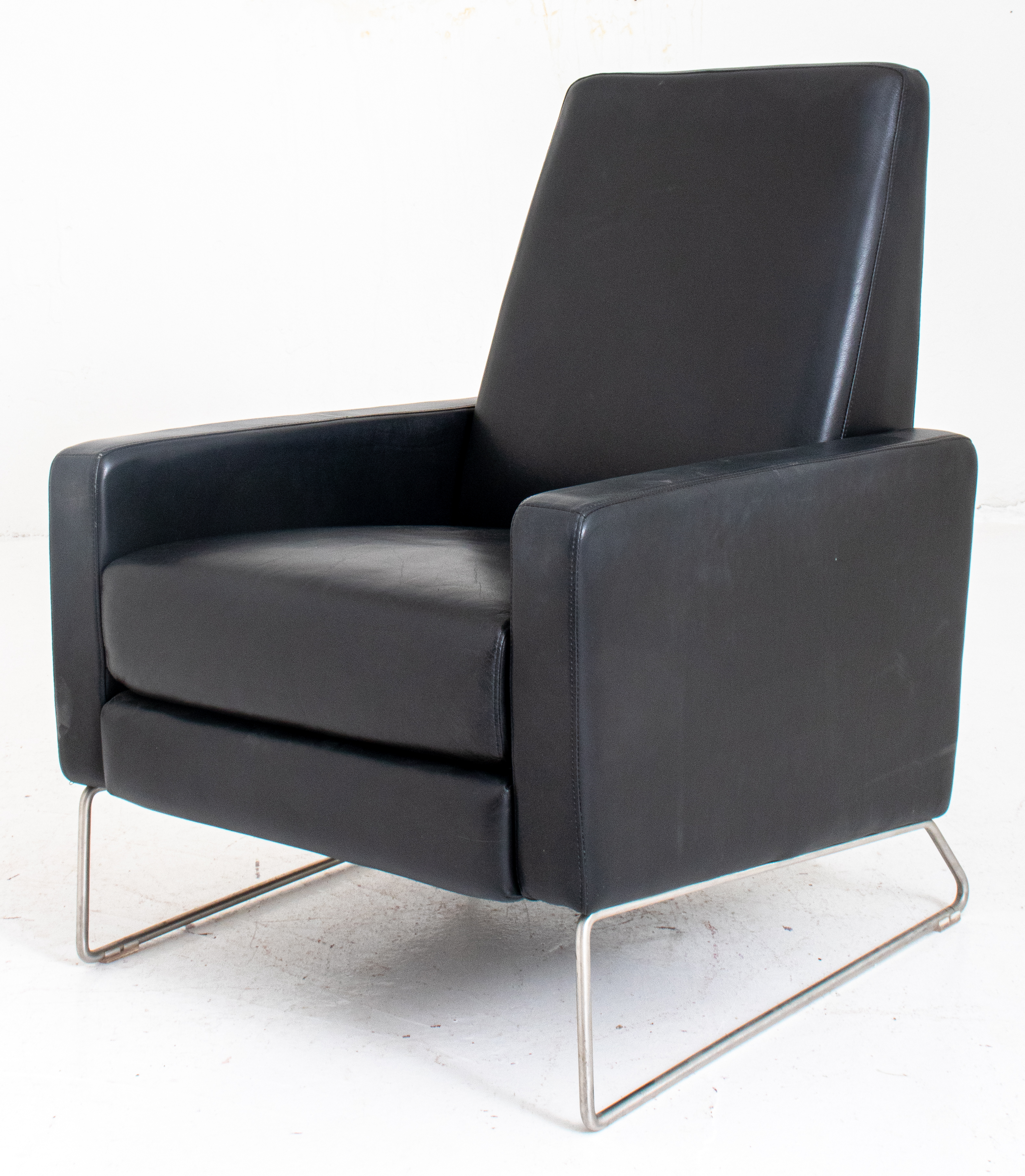 Appraisal: AMERICAN LEATHER CO RECLINING FLIGHT CHAIR American Leather Company modern