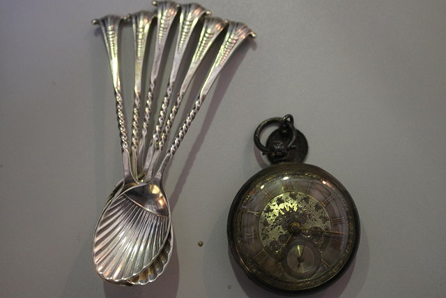 Appraisal: A SET OF SIX SILVER TEA SPOONS with shell shaped