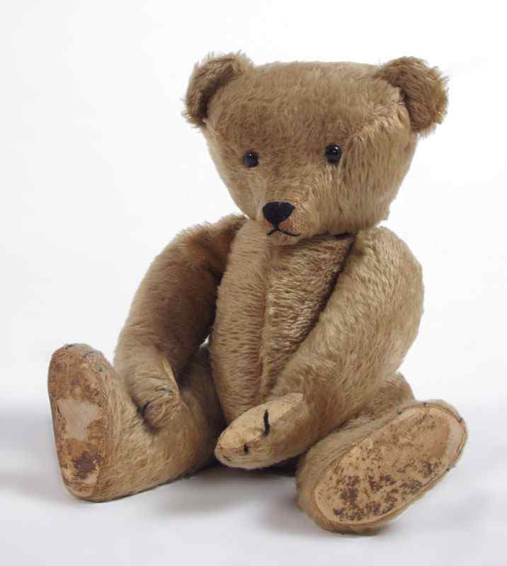 Appraisal: AWARD WINNING HUMP BACK TEDDY BEAR th annual Federation of