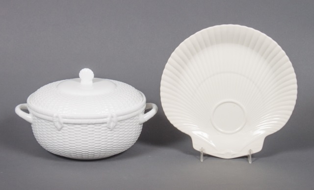 Appraisal: Wedgwood china plates and a serving dish shell-shaped china plates