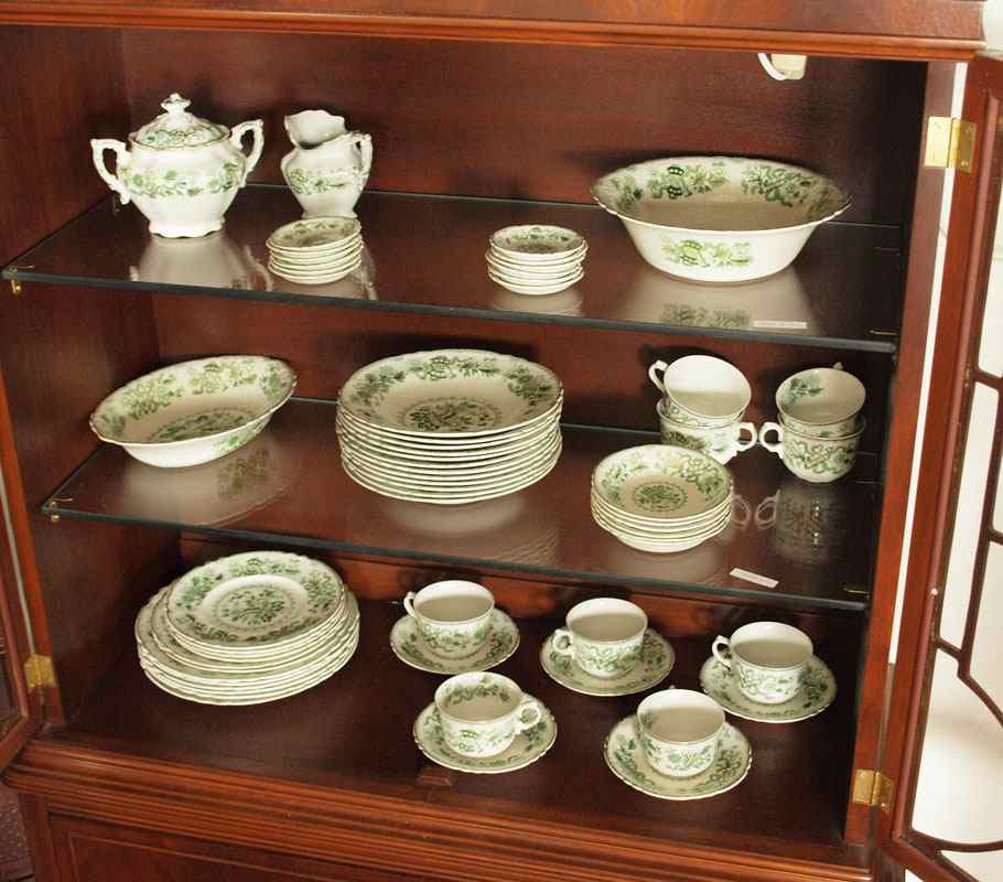 Appraisal: J G MEAKIN GREEN TRANSFER WARE CHINA IN THE PATTERN