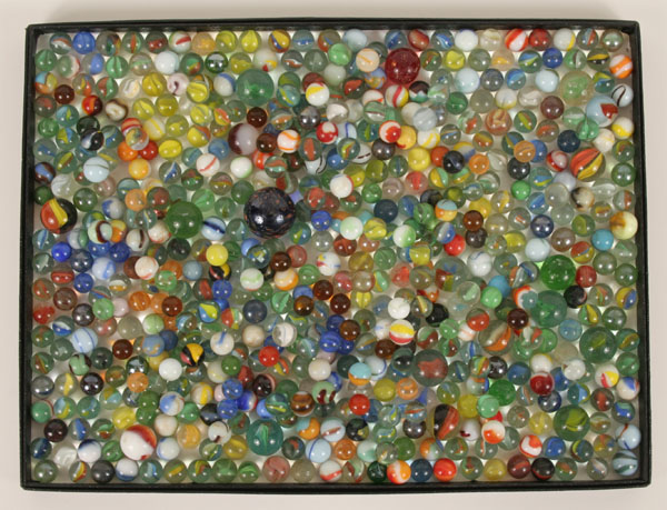 Appraisal: Vintage glass marbles cat's eye shooters etc