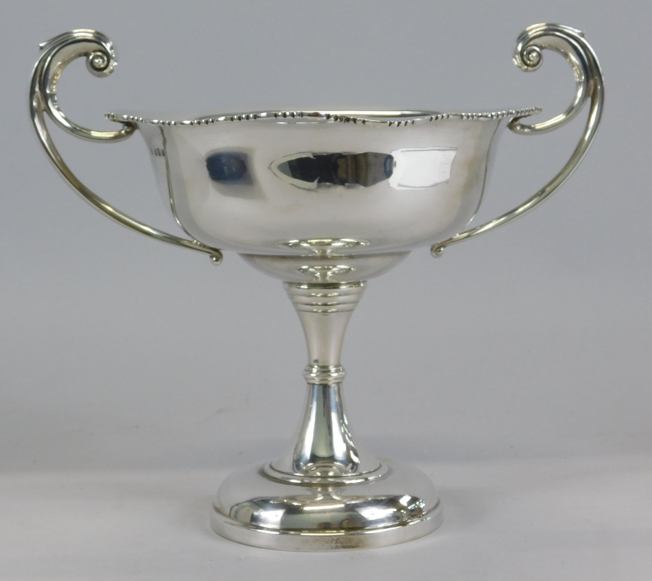 Appraisal: A George V Irish silver two handled cup with a