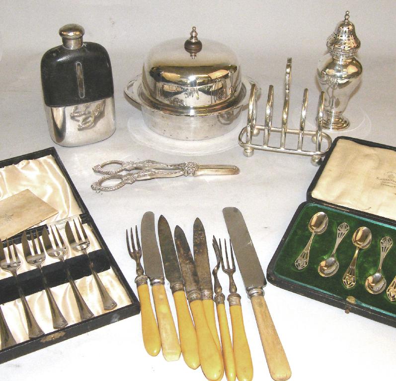 Appraisal: Small selection of silver plated wares including a Sheffield plate