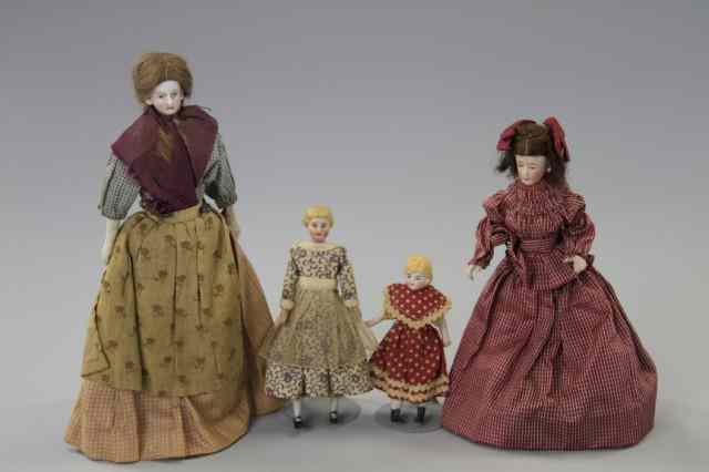 Appraisal: LOT OF FOUR DOLL HOUSE DOLLS Two larger ladies have