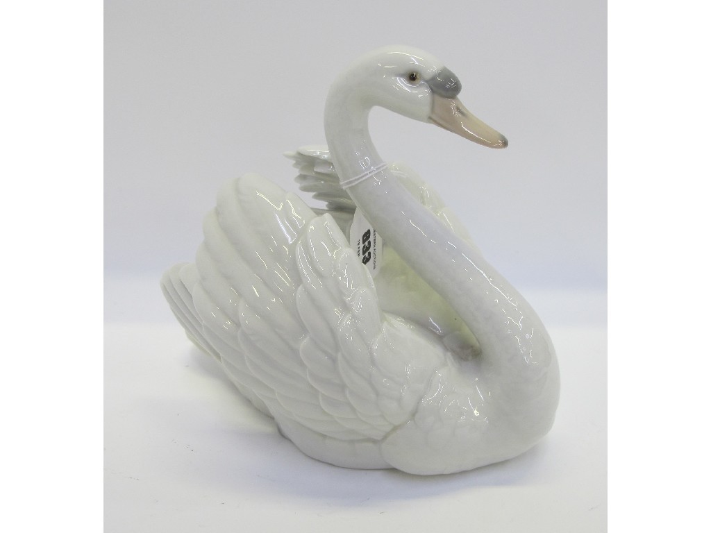 Appraisal: Lladro figure of a swan