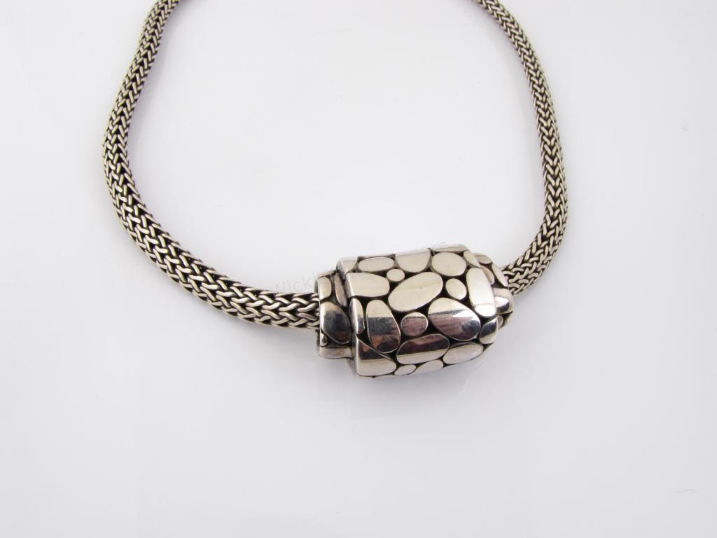 Appraisal: A John Hardy sterling silver Kali slide necklace necklace is