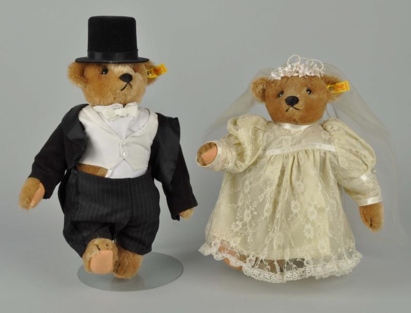 Appraisal: Steiff Bride Groom Wedding Bears This pair of Steiff bride