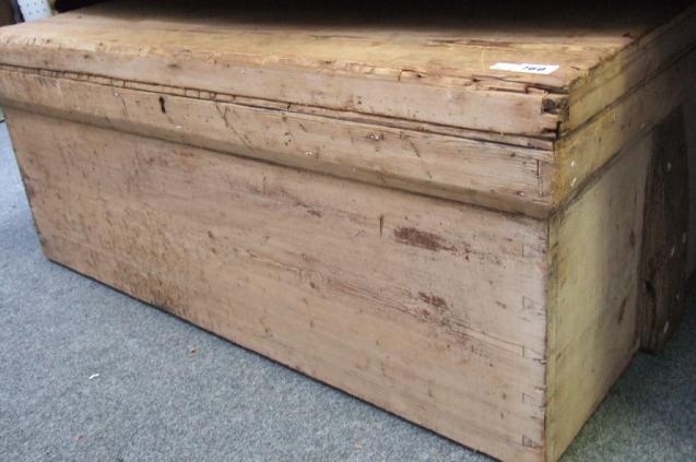 Appraisal: A Victorian pine tool box the lift top enclosing a