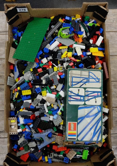 Appraisal: A collection of vintage lego pieces