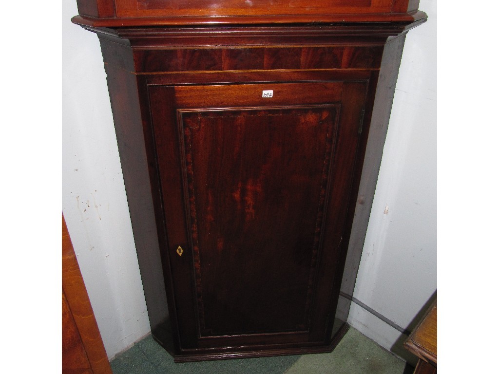 Appraisal: Georgian mahogany corner cupboard