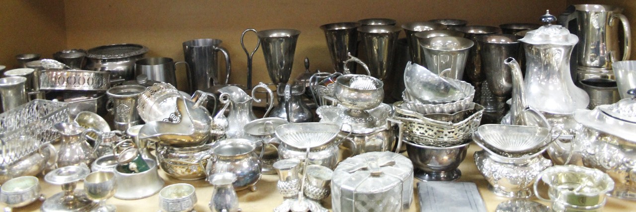 Appraisal: A large quantity of early thC and later platedware to