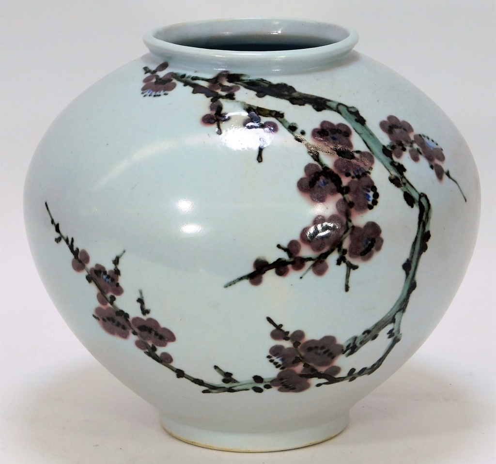 Appraisal: LG JAPANESE KOUSA DOGWOOD POTTERY VASE Japan Meiji PeriodGlobular vase