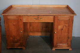 Appraisal: A pine twin pedestal desk x x