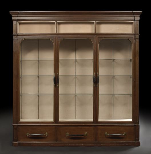 Appraisal: Contemporary Mahogany Display Case the heavily molded cornice above a