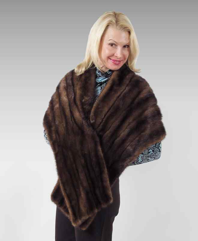 Appraisal: MINK STOLE OR WRAP With rolled collar Vandervoorts label