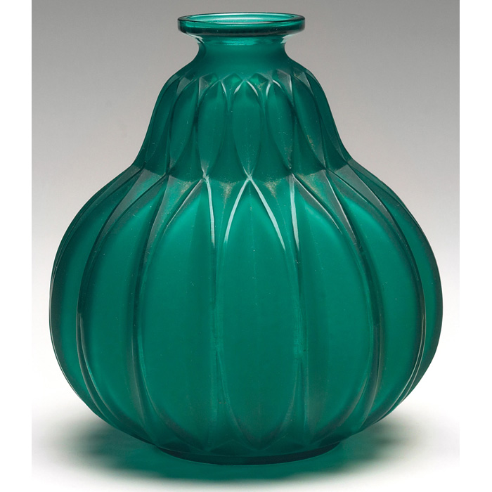 Appraisal: Sabino vase bulbous form in green glass with vertical ribbing