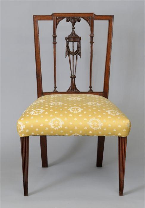 Appraisal: NEW YORK FEDERAL MAHOGANY SIDE CHAIR The square back centering