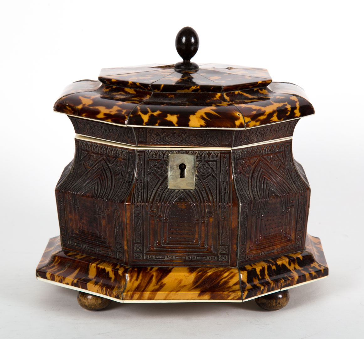 Appraisal: Early Victorian tortoiseshell tea caddy mid- th century octagonal shape