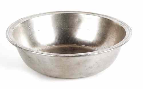 Appraisal: Hartford Connecticut pewter basin ca bearing the touch of Thomas