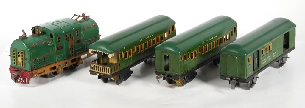 Appraisal: AMERICAN FLYER PREWAR LOCOMOTIVE AND CARSFour piece American Flyer train