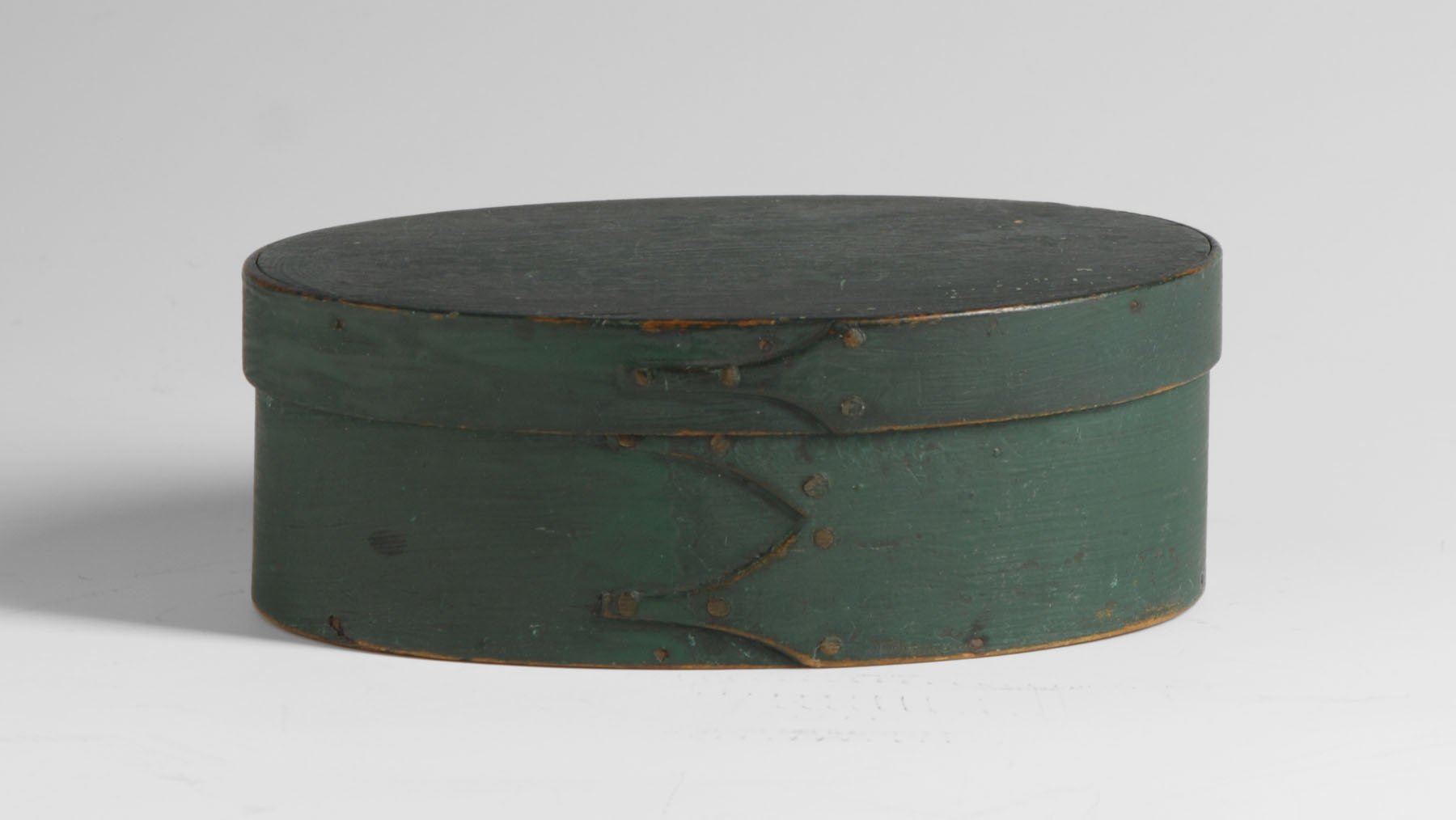 Appraisal: Shaker Oval Box Condition Old green paint Very good Dimensions