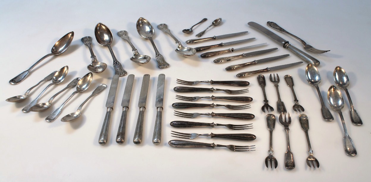 Appraisal: Various flatware to include Kings pattern and Fiddleback pattern tablespoons