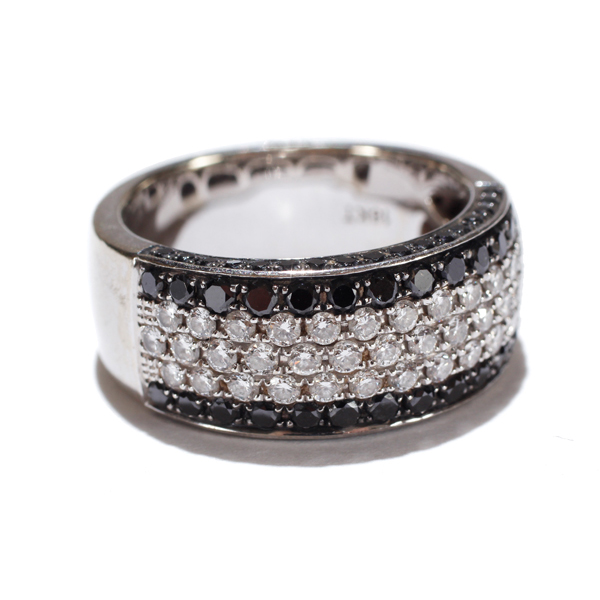 Appraisal: Ladies k white gold bank ring with black and white