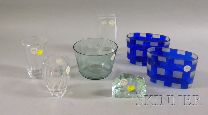 Appraisal: Seven Pieces of Continental Art Glass including a green etched