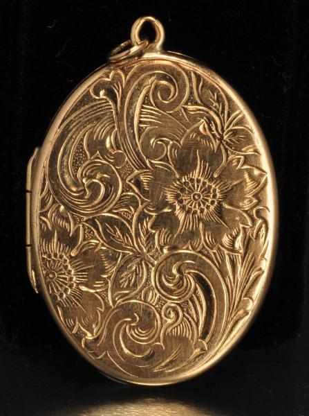 Appraisal: K Y Gold Locket Description With beautiful etching Weight dwt