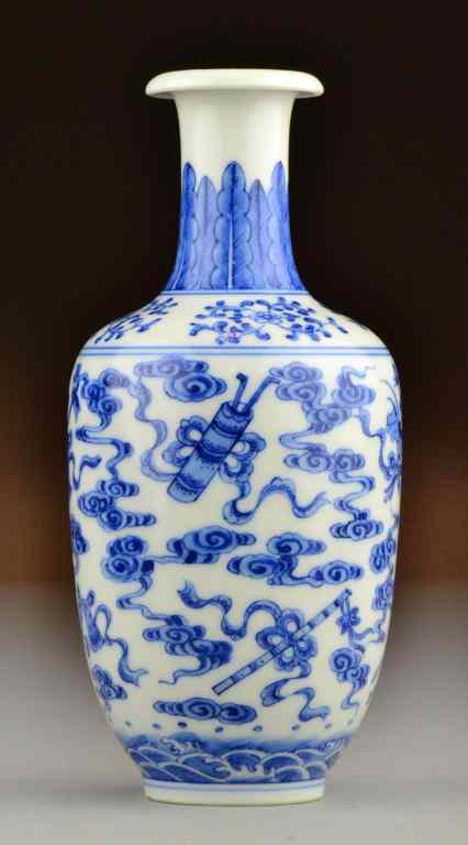 Appraisal: Chinese Small Blue White VaseSmall narrow-neck white porcelain vase with