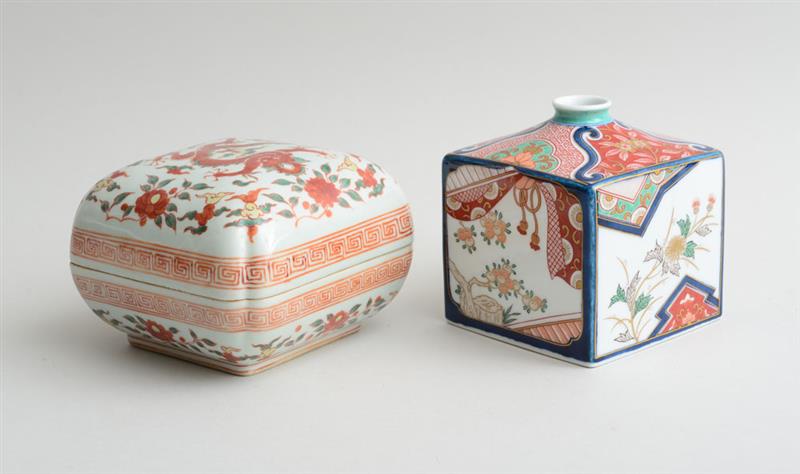 Appraisal: CHINESE FAMILLE VERTE PORCELAIN SQUARE BOX AND COVER With underglaze