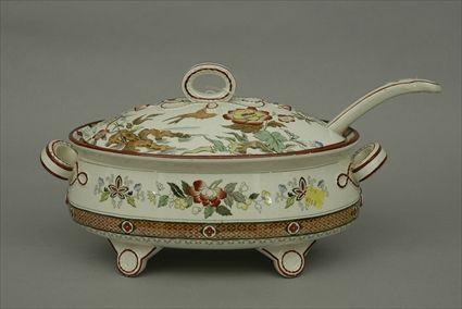 Appraisal: English Porcelain Covered Tureen with Ladle in Hong Kong Pattern