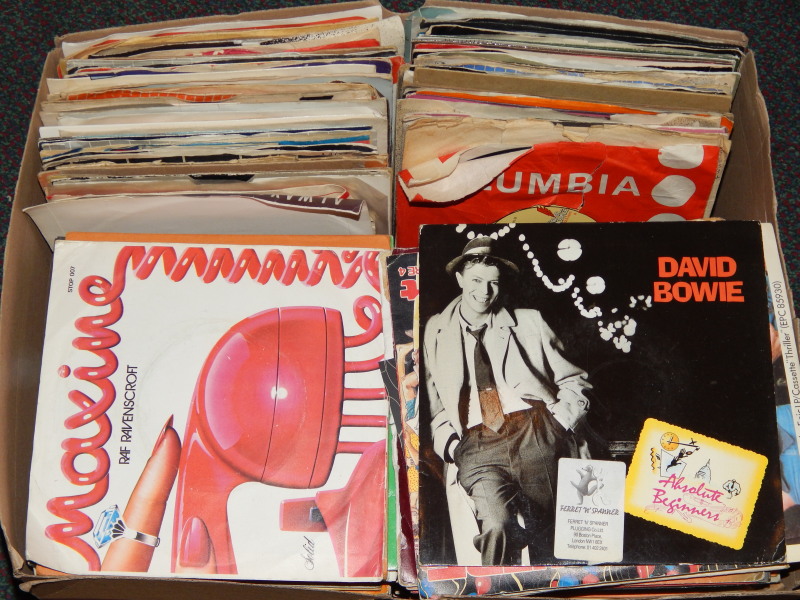 Appraisal: A large quantity of records to include David Bowie etc