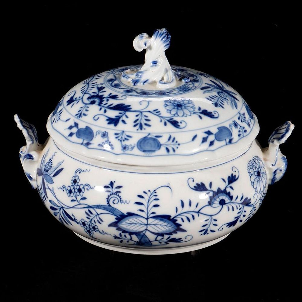 Appraisal: Meissen Blue White Porcelain Covered Serving Bowl In the Blue