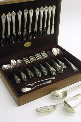 Appraisal: WALLACE STERLING SILVER FLATWARE SET pieces in the Grand Colonial