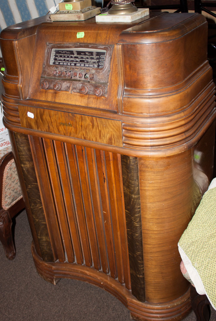 Appraisal: Philco floor model radio includes short wave as is