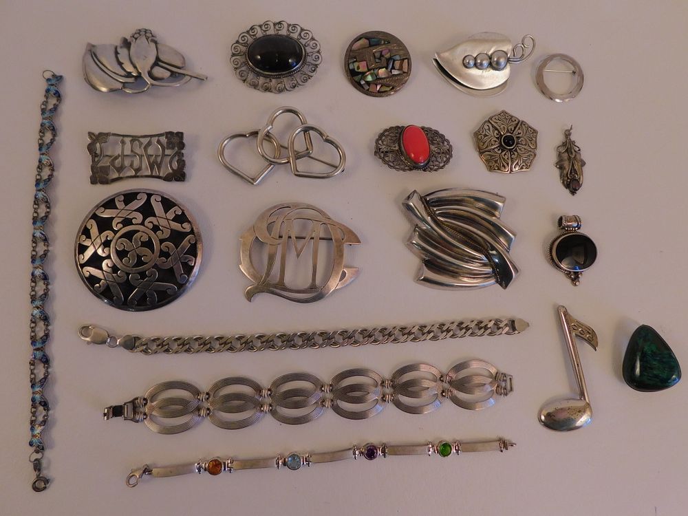 Appraisal: LARGE GROUP STERLING JEWELRY Large lot sterling silver jewelry including