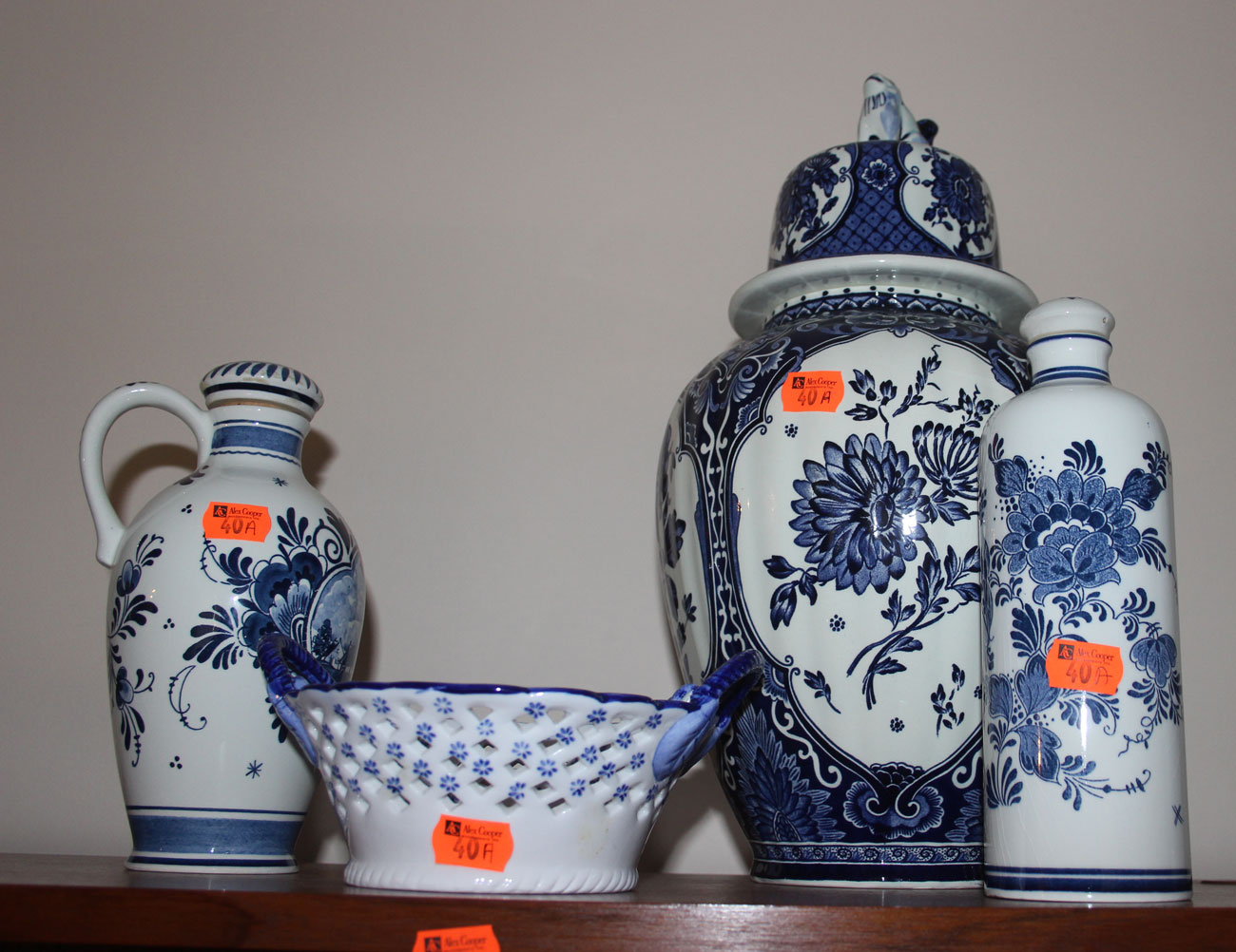 Appraisal: a pieces of Delft ware