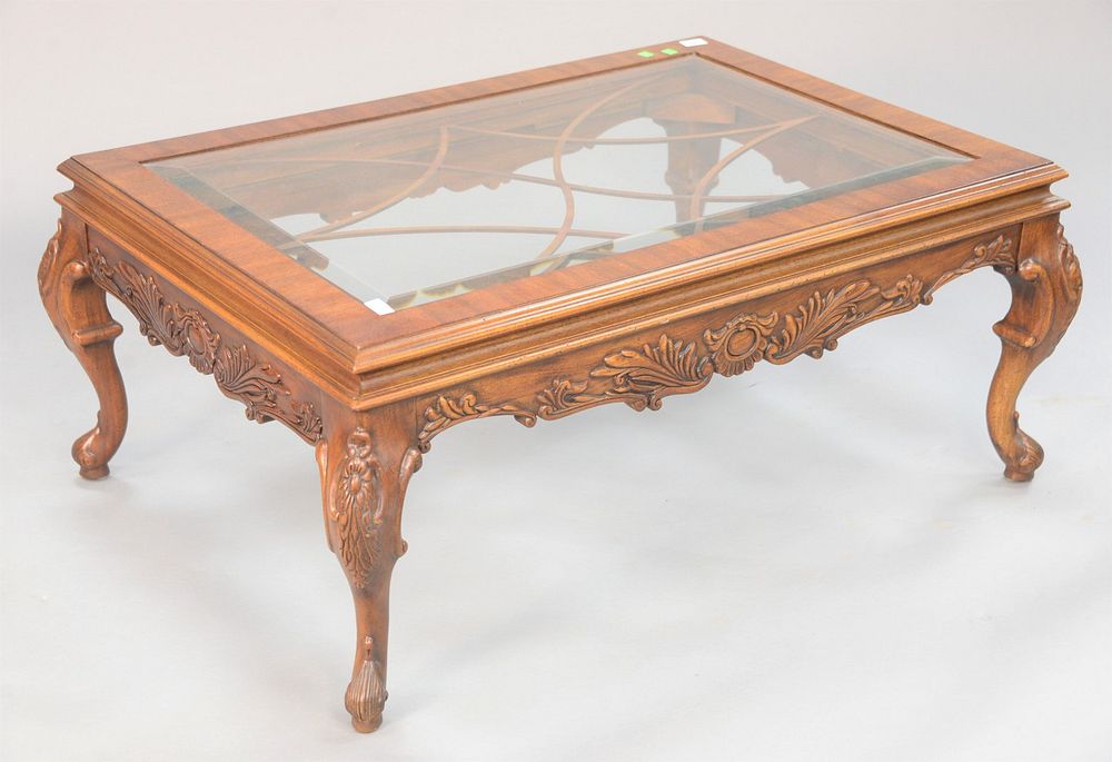 Appraisal: Henredon Louis XV style coffee table with inset glass top