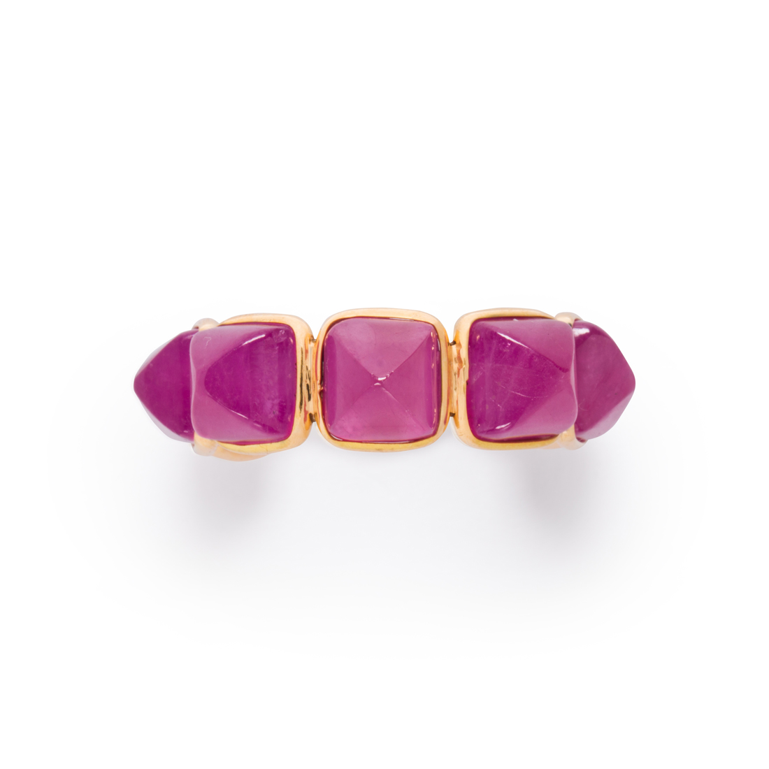 Appraisal: A RUBY AND EIGHTEEN KARAT GOLD RING A ruby and