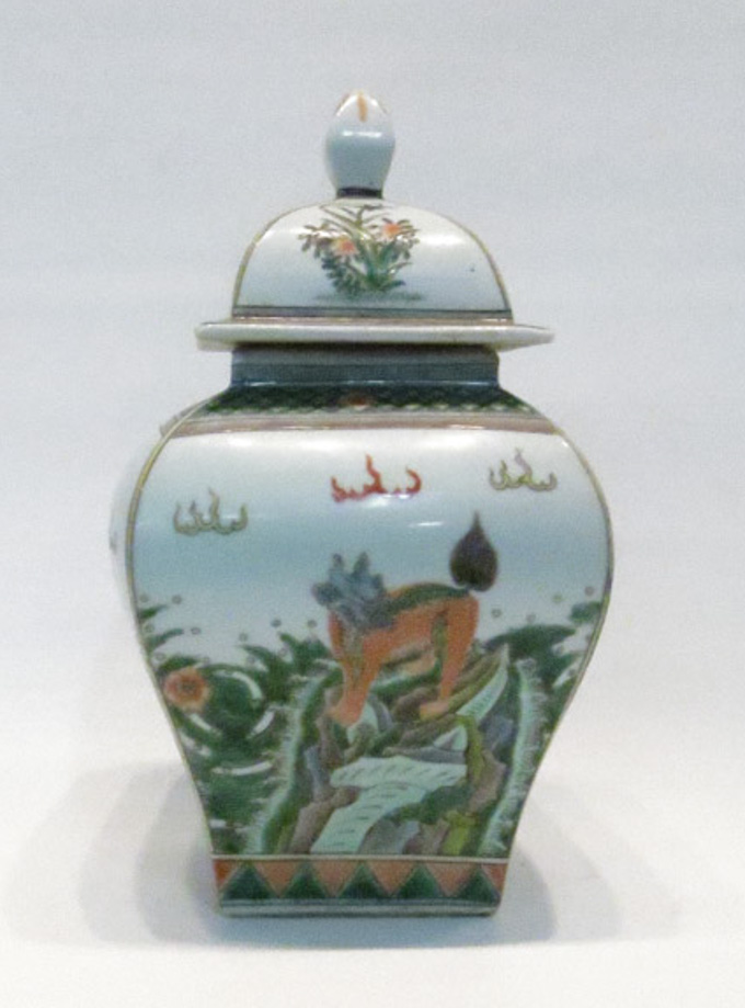 Appraisal: CHINESE PORCELAIN WUCAI SQUARE LIDDED JAR depicting hand painted dragon