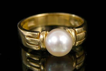 Appraisal: A k Gold Pearl Ring k yellow gold ring set