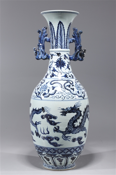 Appraisal: Chinese blue and white Ming style porcelain vase with dragons