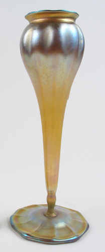 Appraisal: A LOUIS COMFORT TIFFANY ART GLASS VASE flower form pale