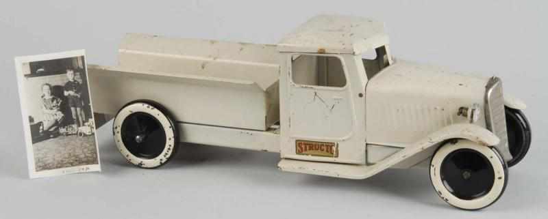 Appraisal: Pressed Steel Structo Delivery Truck Toy Description American Nice Structo