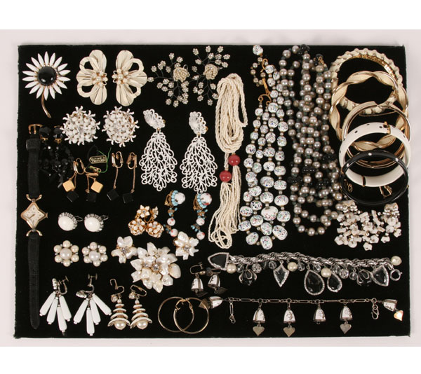 Appraisal: Large lot of pieces vintage costume jewelry with black and