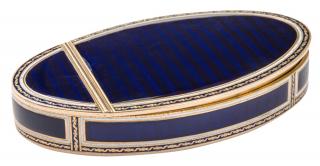 Appraisal: A GOLD AND GUILLOCHE ENAMEL SNUFF BOX LES FRERES TOUSSAINT