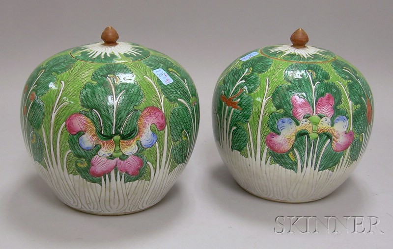 Appraisal: Pair of Chinese Export Porcelain Cabbage Leaf Pattern Ginger Jars